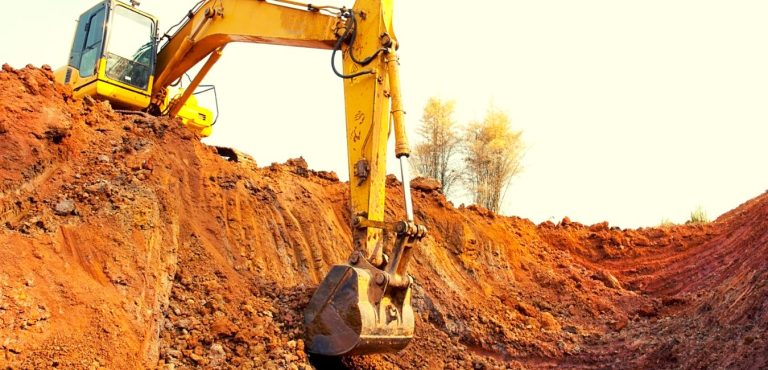 The Economics of Excavating: Cost Factors and Budgeting Tips for Land Clearing Projects