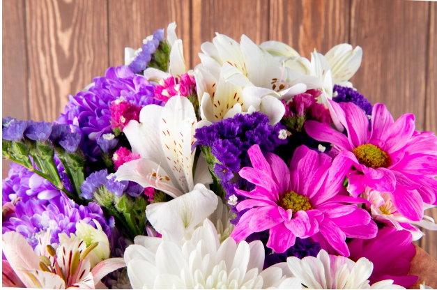 Blooms on Demand: The Emotional Impact of Fresh Flowers and Same-Day Delivery