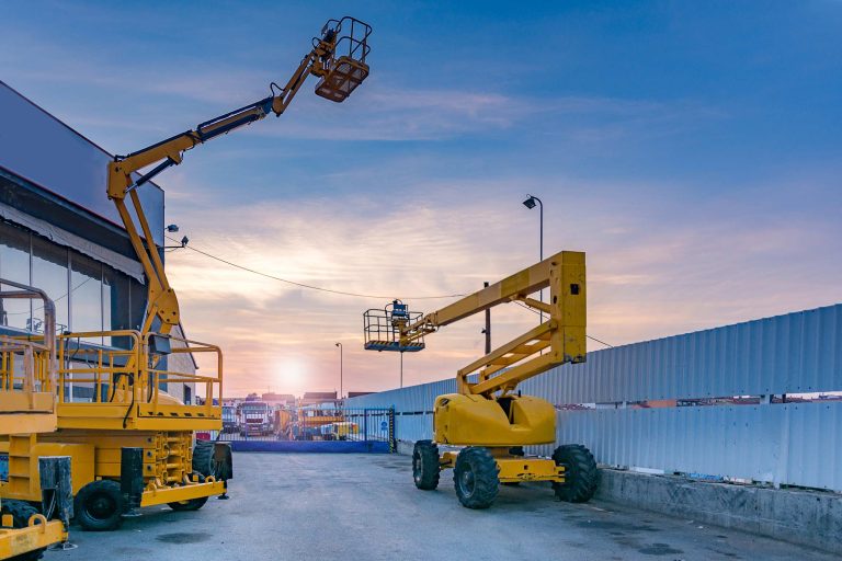 Enhancing Construction Projects with Professional Lifting Equipment Hire