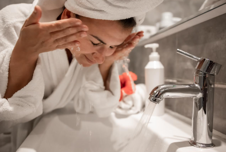 Why Face Wash Should Be a Part of Your Daily Skincare Routine
